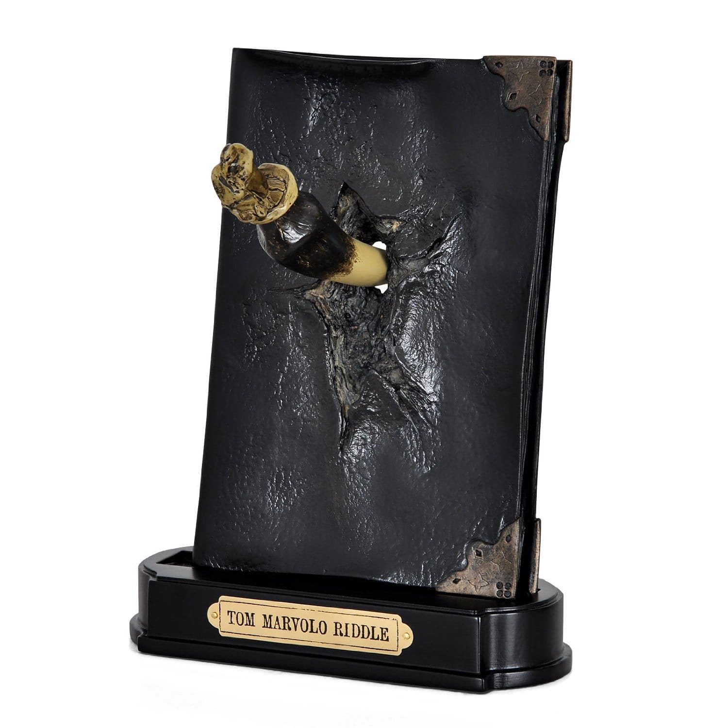 Denník Toma Raddla so zubom Baziliška