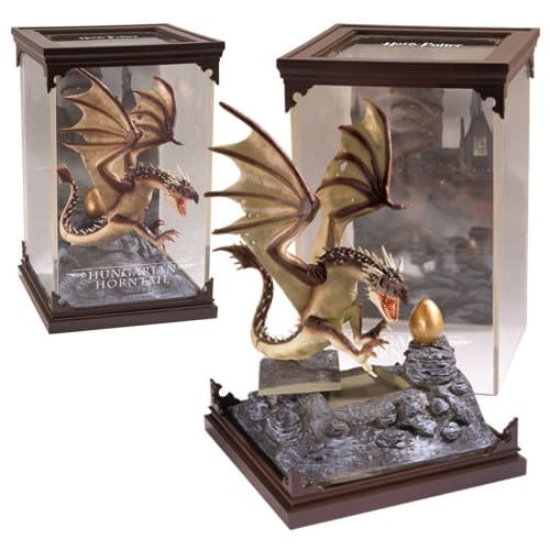 Harry Potter Magical Creatures - soška maďarského draka s tŕňovým chvostom