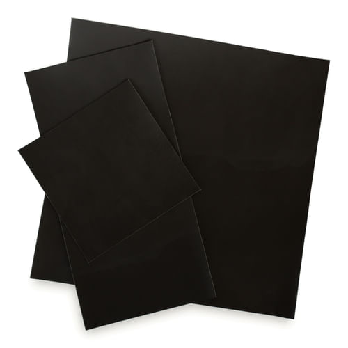 Hotové kusy čiernej kože Hotové kusy čiernej kože