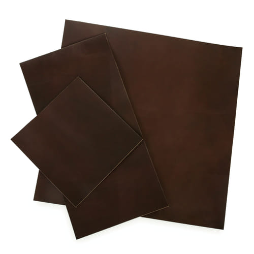 Hotové kusy hnedej kože Hotové kusy hnedej kože