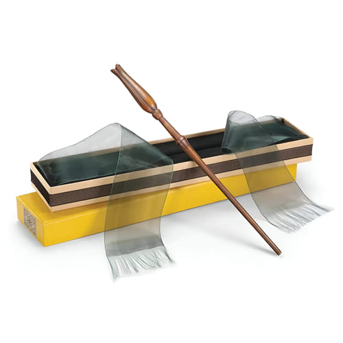 Prútik Lenky Láskorádovej s krabičkou od Ollivandera Prútik Lenky Láskorádovej s krabičkou od Ollivandera