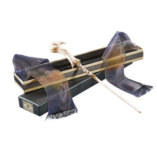 Hůlka lorda Voldemorta s krabičkou od Ollivandera