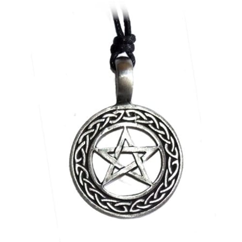 Keltský amulet s pentagramom Keltský amulet s pentagramom