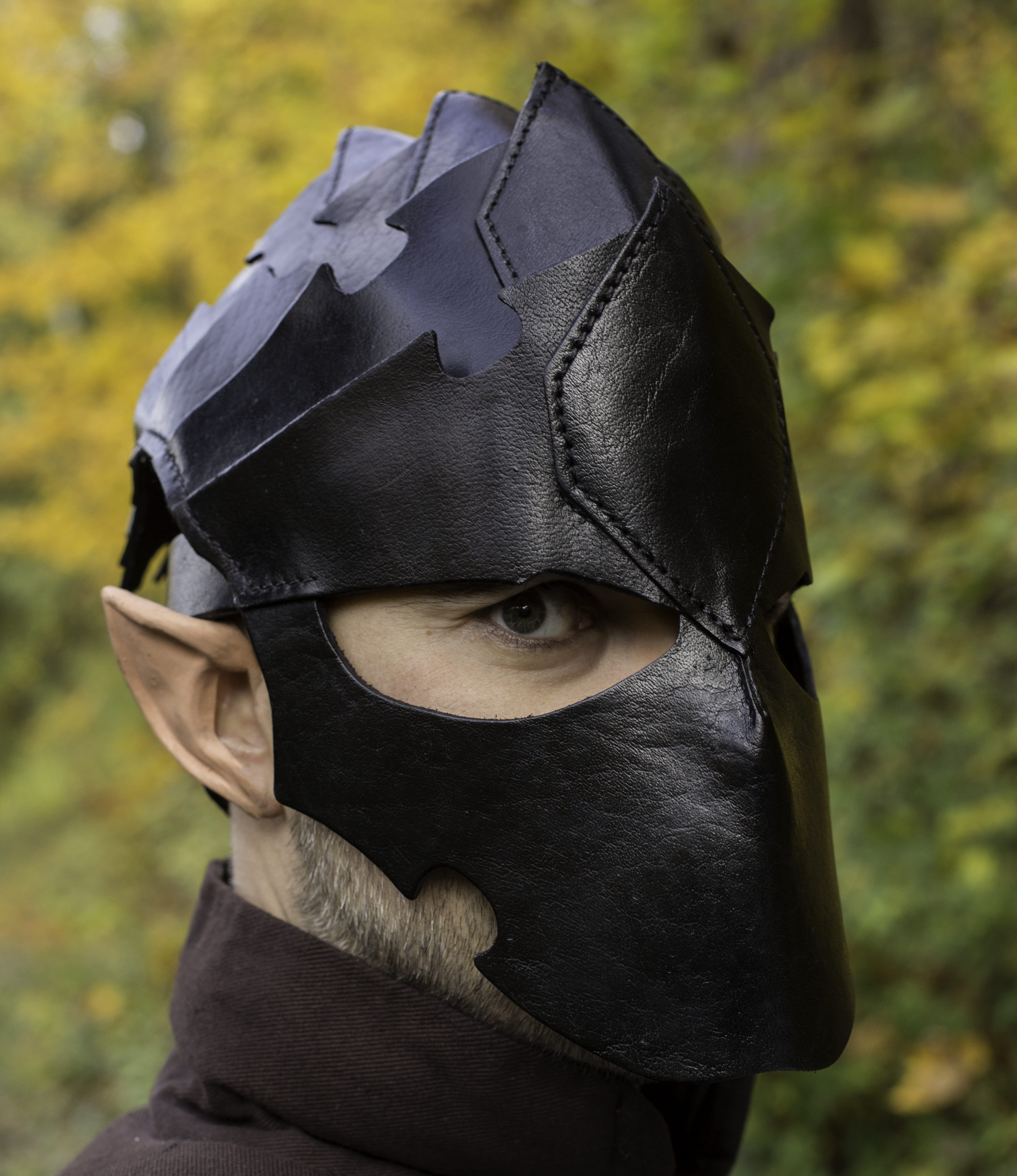 Kožená helma Assassin