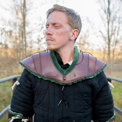 Kožený chránič ramien Paladin - zelená farba Kožený chránič ramien Paladin - zelená farba