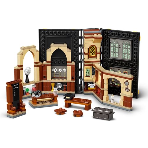 Obrázok LEGO® Harry Potter™ 76397 Kouzelné momenty z Bradavic: Hodina obrany proti černé magii