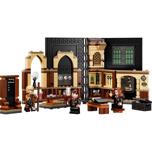 Obrázok LEGO® Harry Potter™ 76397 Kouzelné momenty z Bradavic: Hodina obrany proti černé magii