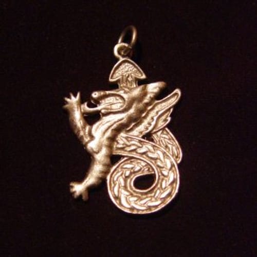 Keltský prívesok s drakom Keltský prívesok s drakom