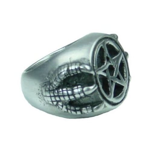 Pentagramový prsteň v pazúroch Pentagramový prsteň v pazúroch