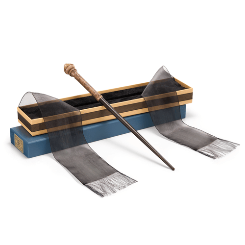 Prvá palička Hermióny Grangerovej s krabičkou od Ollivandera Prvá palička Hermióny Grangerovej s krabičkou od Ollivandera