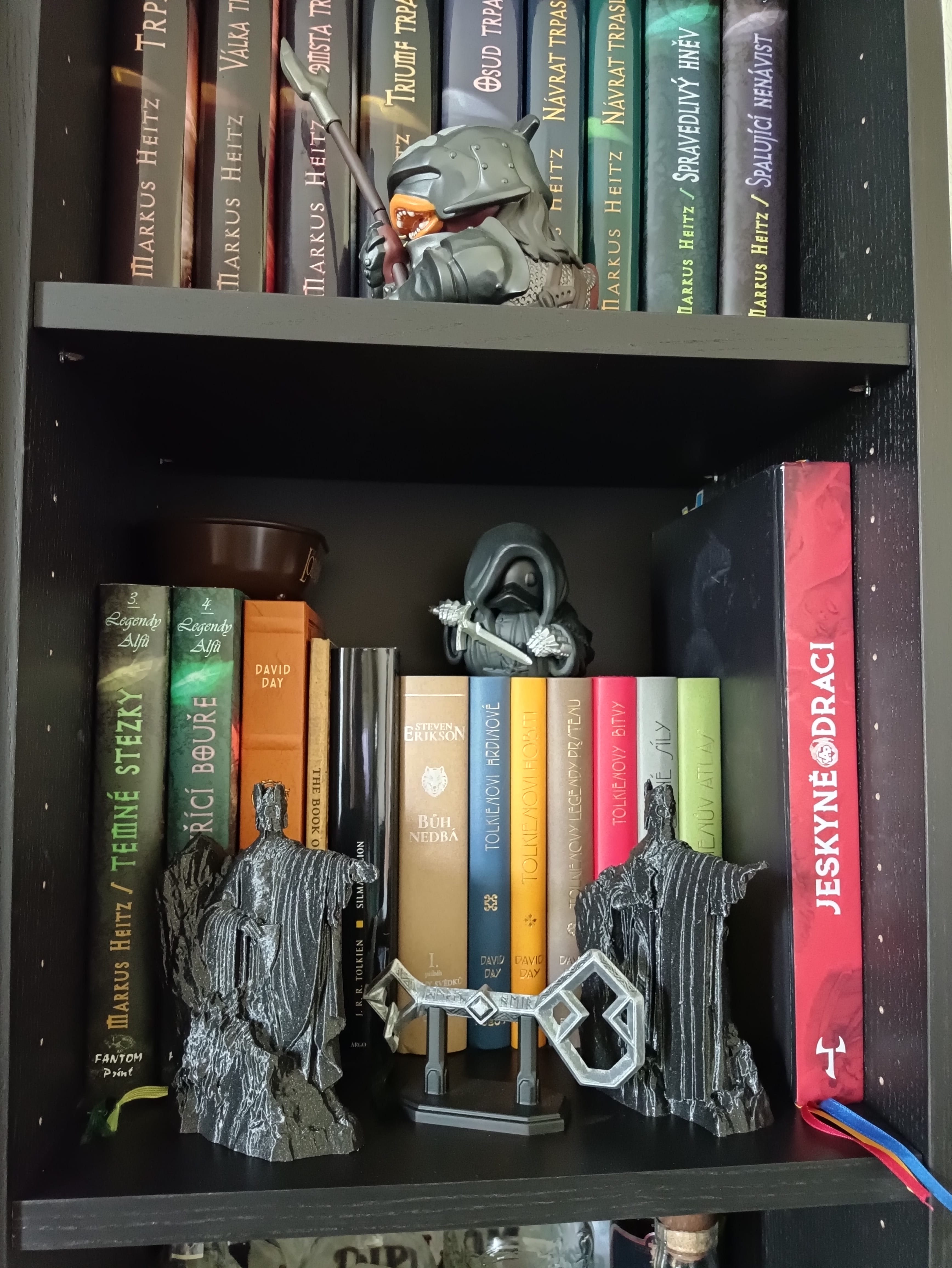 Jeskyně a draci - ebook