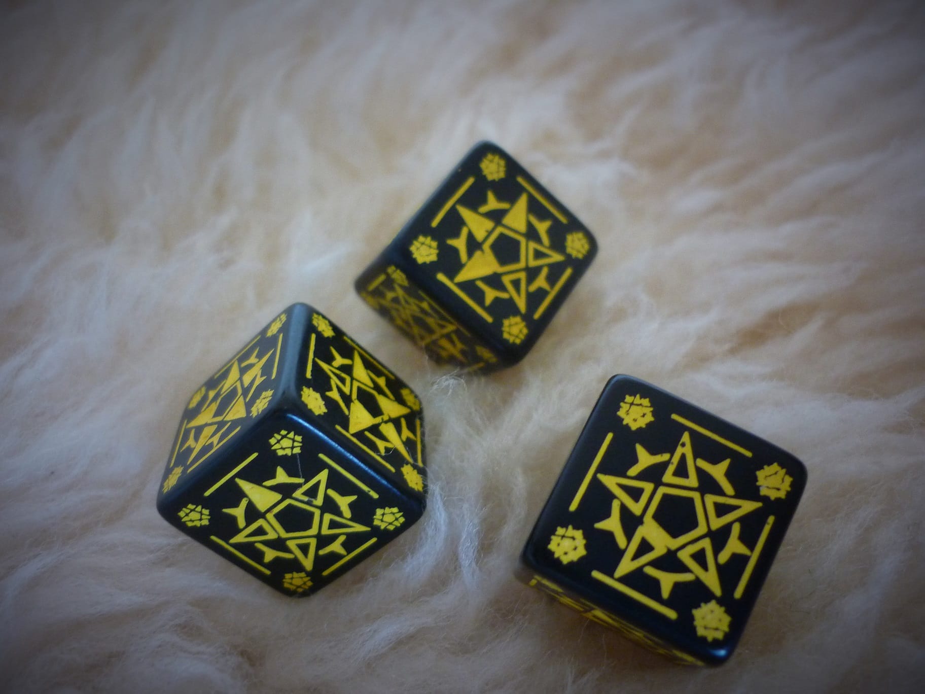 Šestistěnka s pentagramy