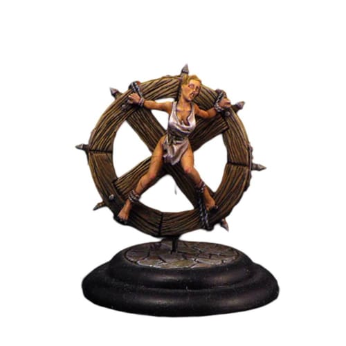 RPG figurka - Dívka svázaná na kole (oblečená)