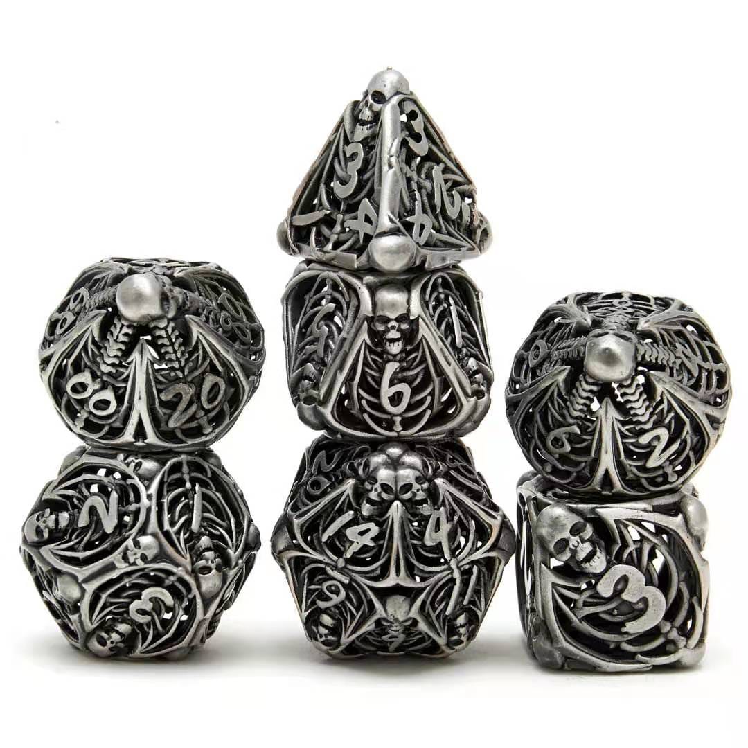 Hollow - Sada kovových kociek Skeleton